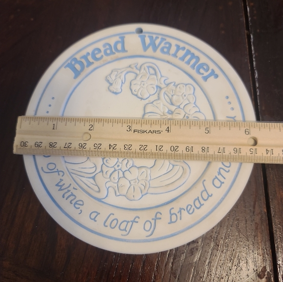 Vintage 1989 Lyn Ulick Stoneware Disc Bread Warmer white and blue - Picture 2 of 3